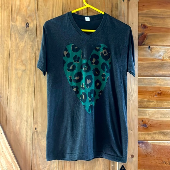 Women’s leopard heart tee - Picture 1 of 1